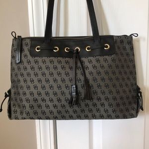Black Dooney & Bourke handbag